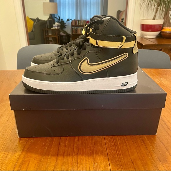 BNIB!Men's Nike NBA Air Force High '07 LV8 in black gold